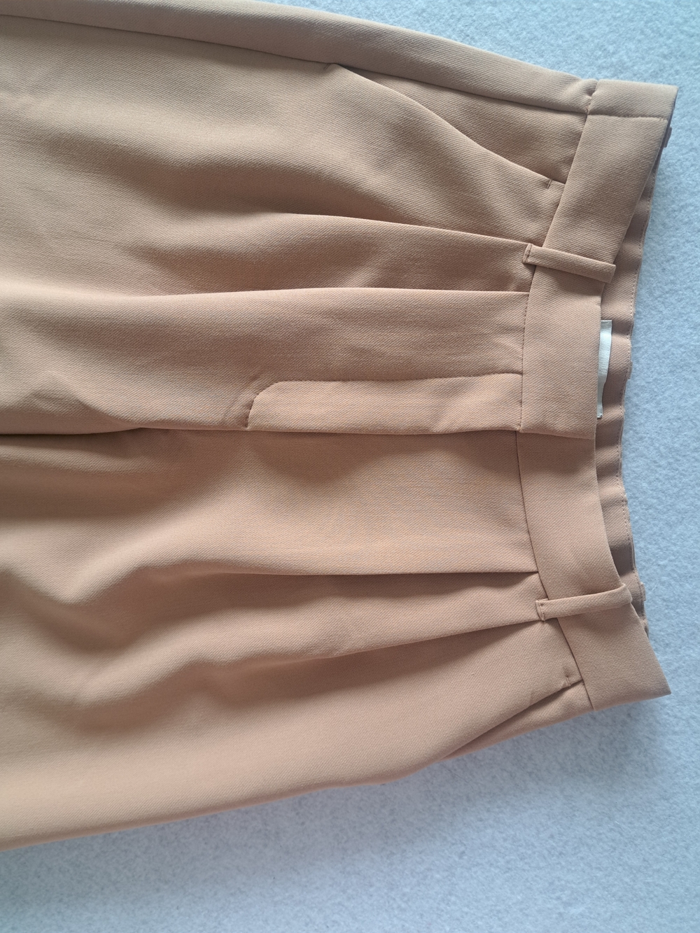 Abercrombie & Fitch Sloane Tailored Wide Leg Pant in Beige - Picture 4 of 15